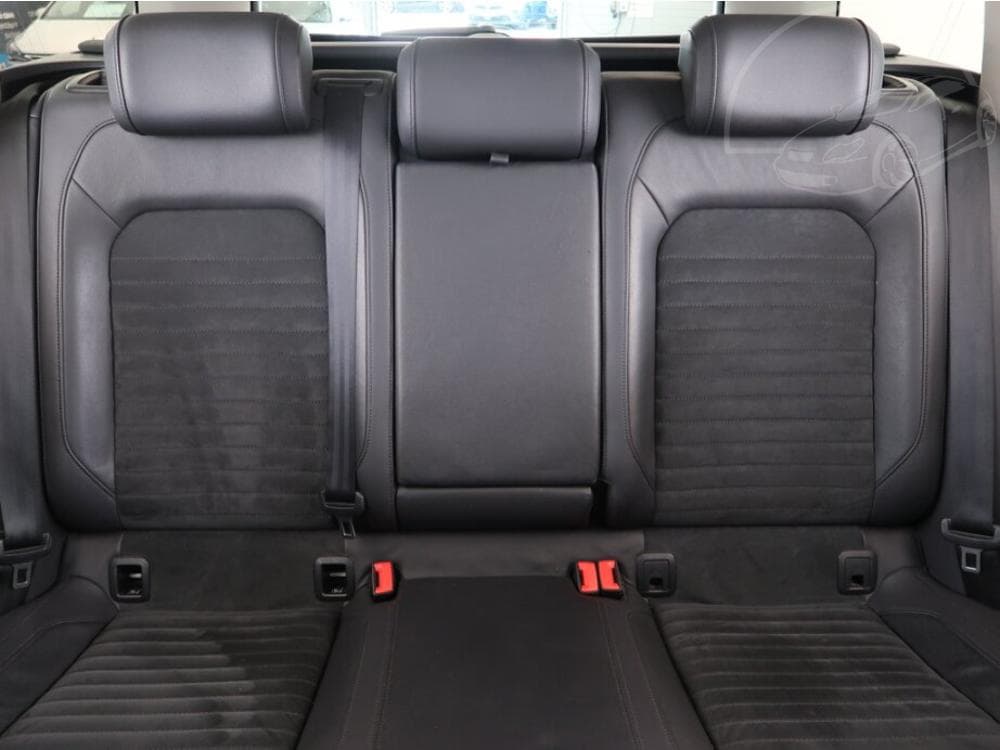 2016 Volkswagen PASSAT - 19