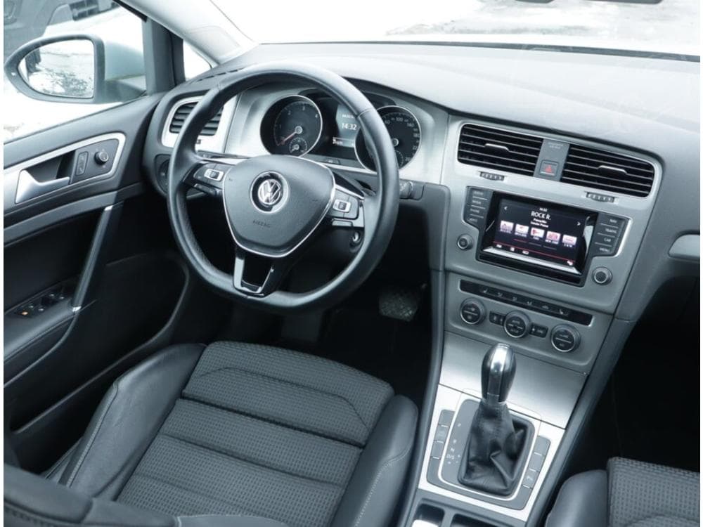 2013 Volkswagen GOLF - 13