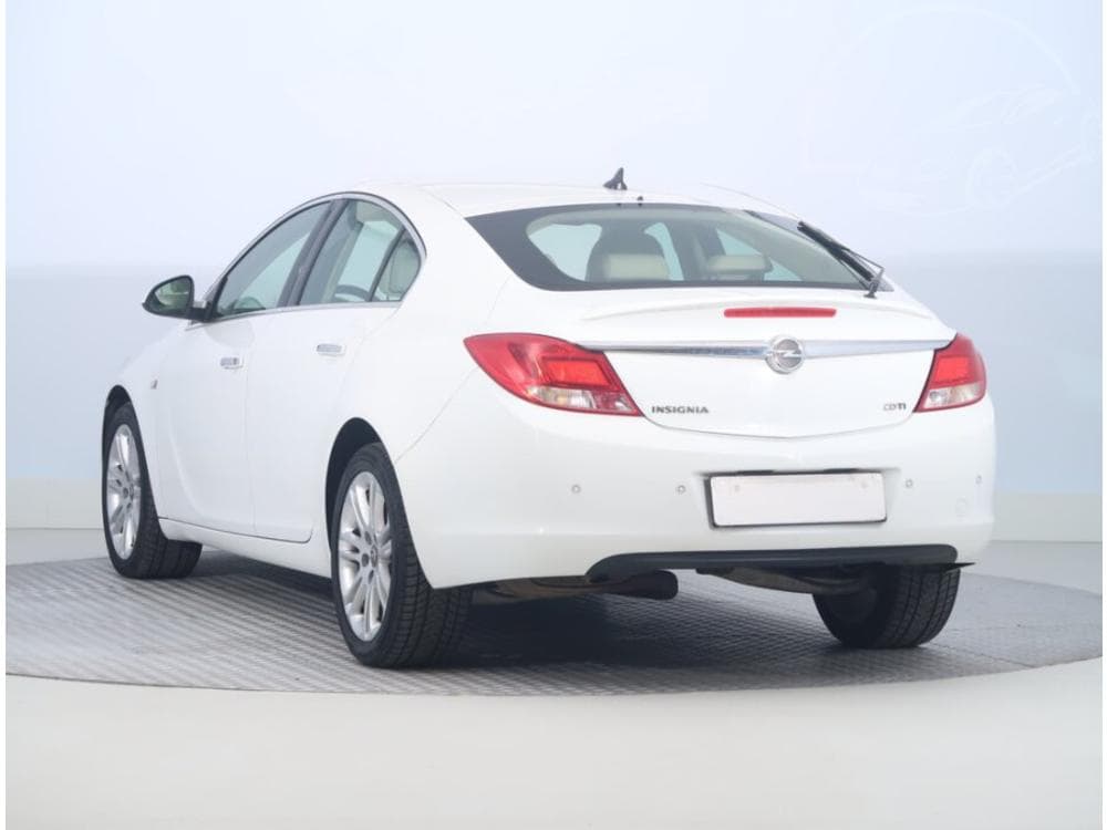 2011 Opel INSIGNIA - 13