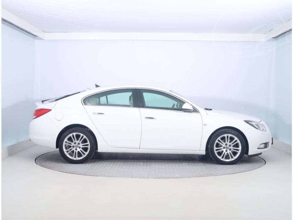 2011 Opel INSIGNIA - 21