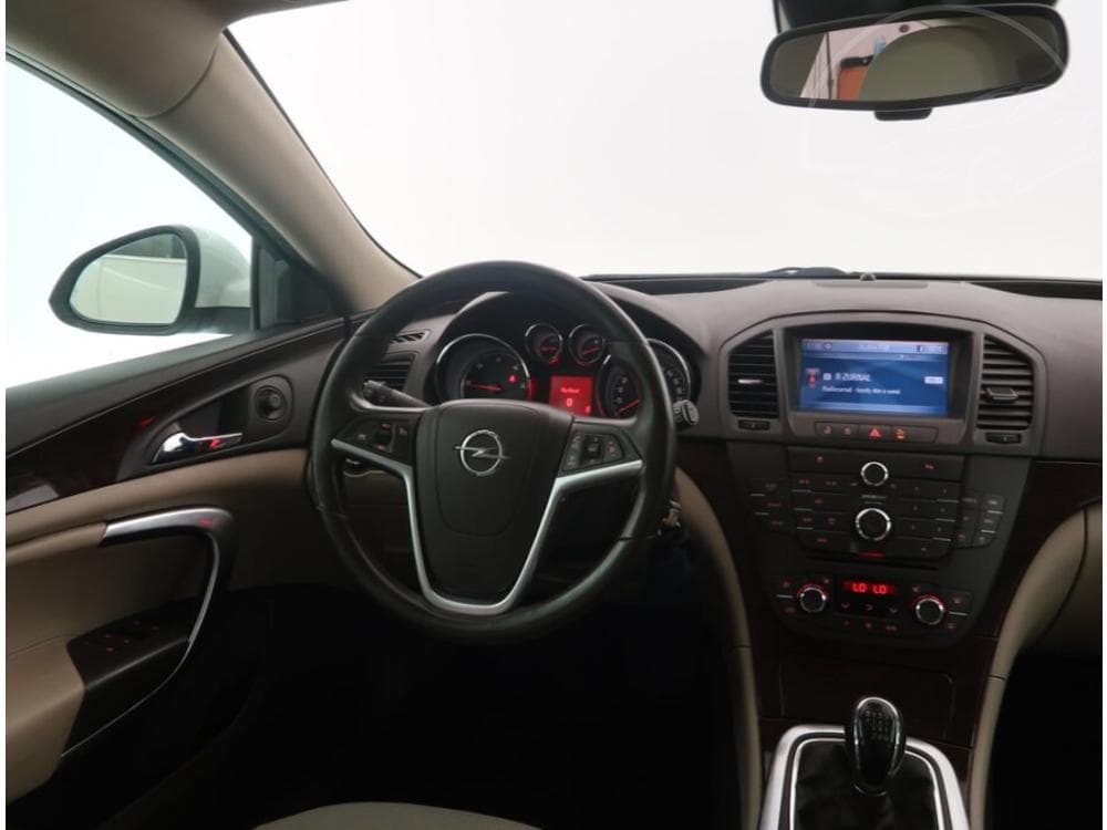 2011 Opel INSIGNIA - 25