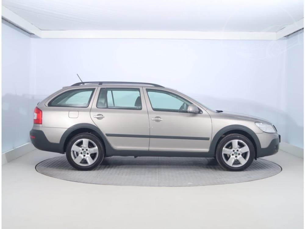 2012 Škoda OCTAVIA - 11
