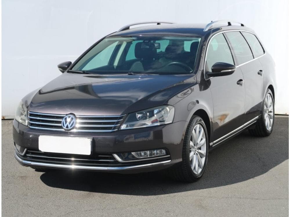2011 Volkswagen PASSAT - 2