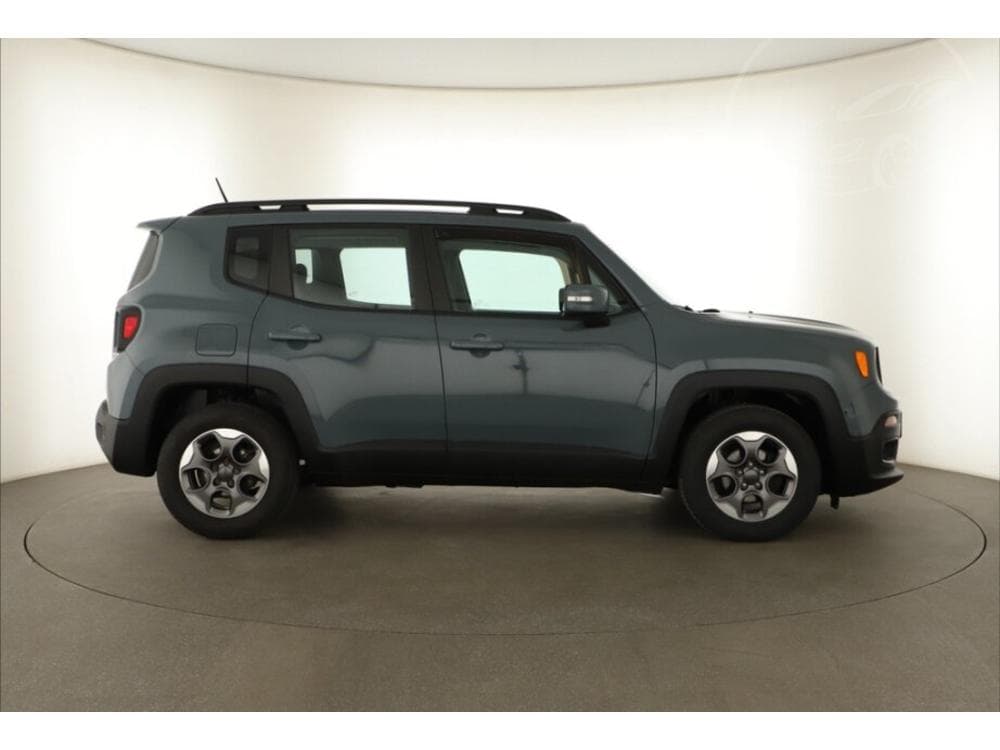2017 Jeep RENEGADE - 16