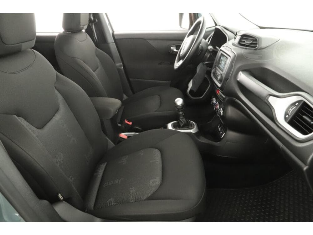 2017 Jeep RENEGADE - 19