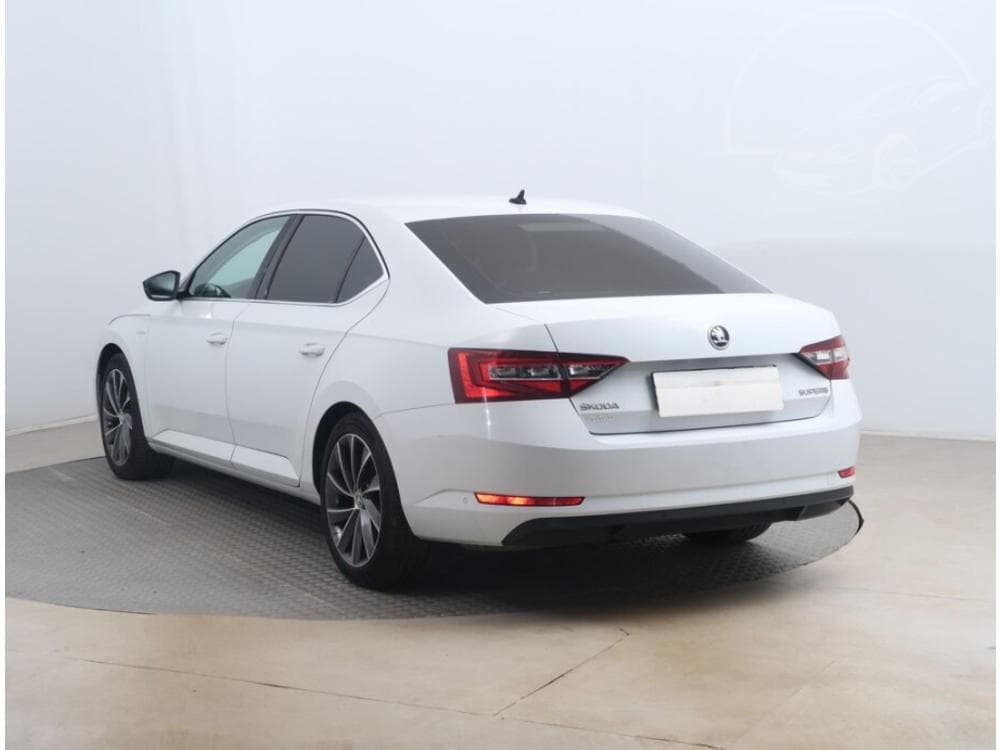 2016 Škoda SUPERB - 13