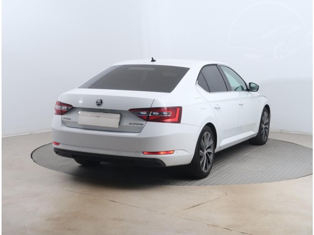 2016 Škoda SUPERB - 17