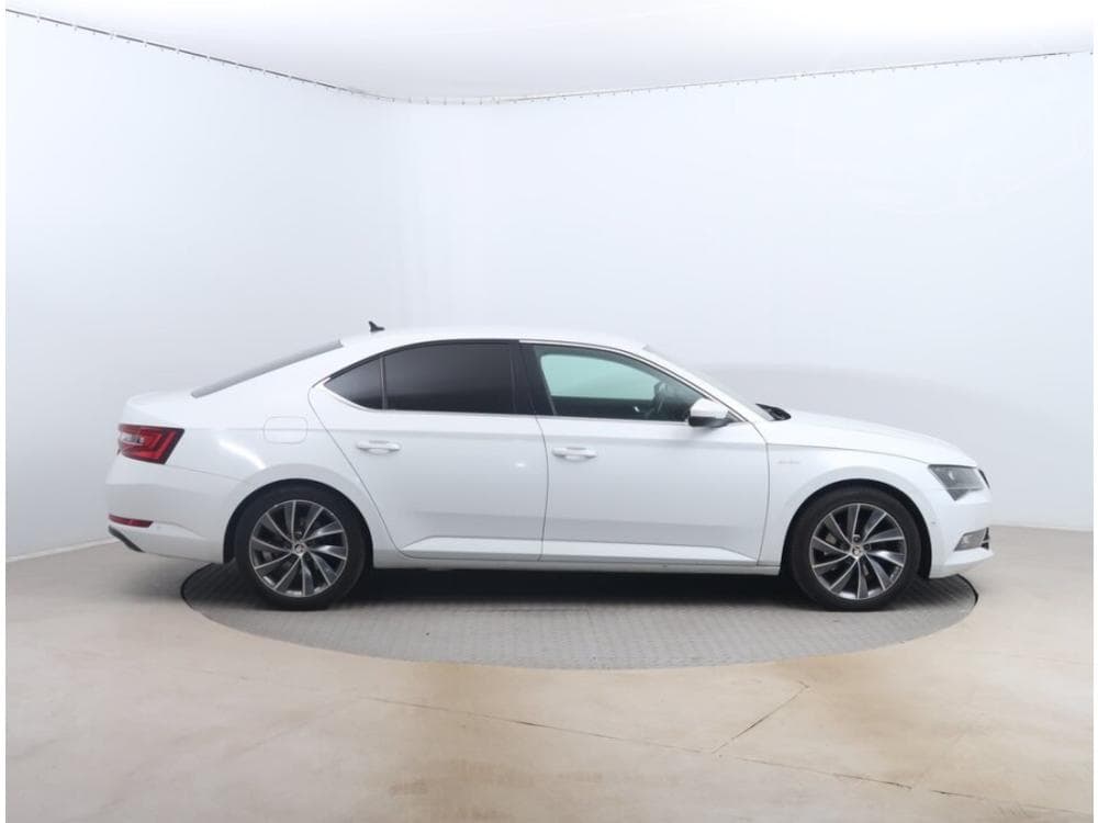 2016 Škoda SUPERB - 21