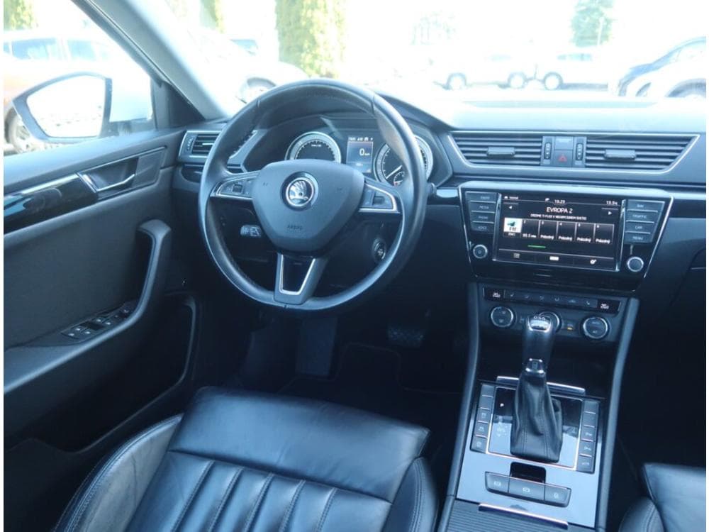 2016 Škoda SUPERB - 25