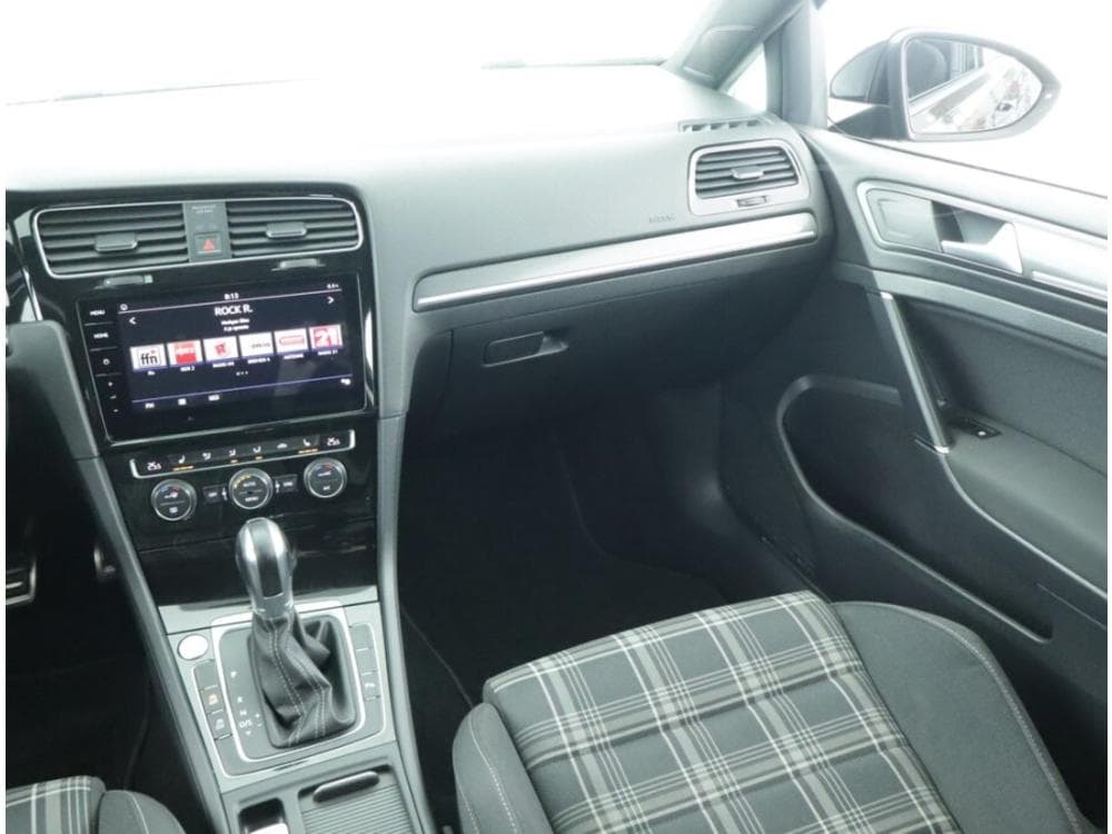 2017 Volkswagen GOLF - 29