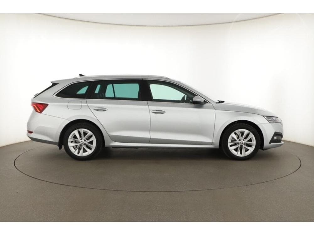 2021 Škoda OCTAVIA - 11