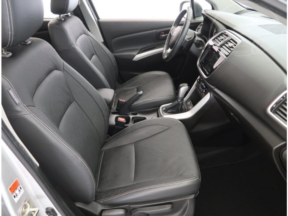 2019 Suzuki S-CROSS - 17