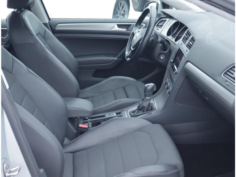 2013 Volkswagen GOLF - 17