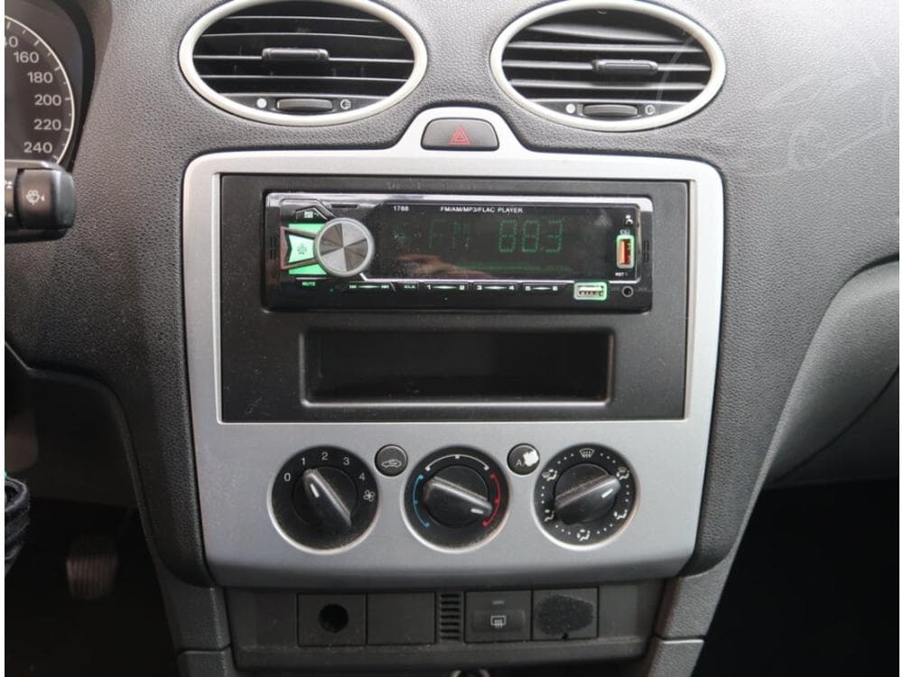 2006 Ford FOCUS - 12