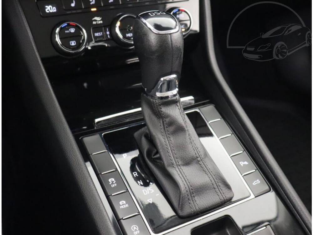 2020 Škoda SUPERB - 49