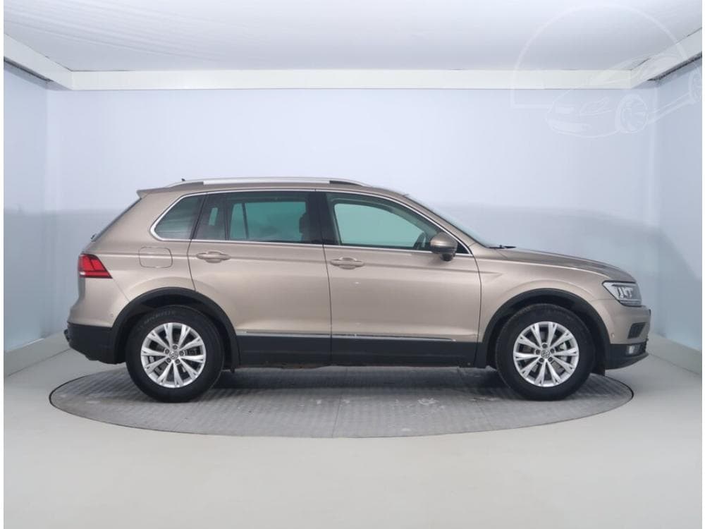 2020 Volkswagen TIGUAN - 16
