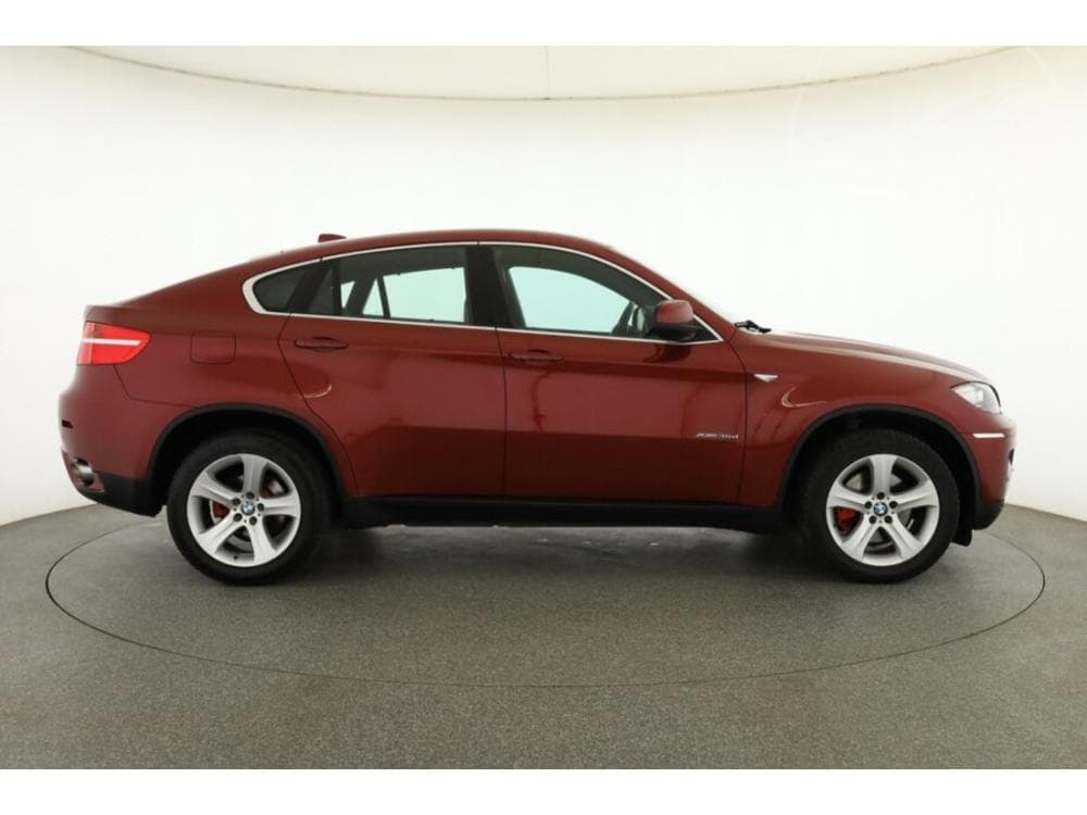 2010 BMW X6 - 21