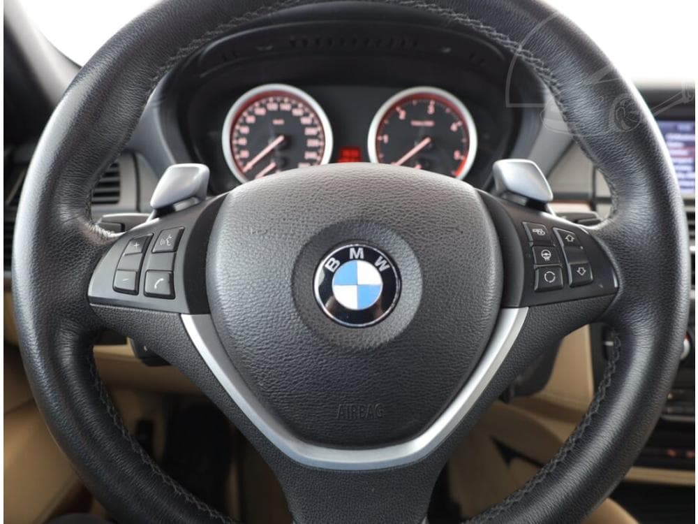 2010 BMW X6 - 29