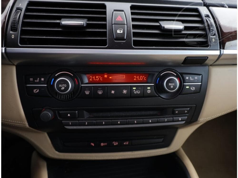 2010 BMW X6 - 37
