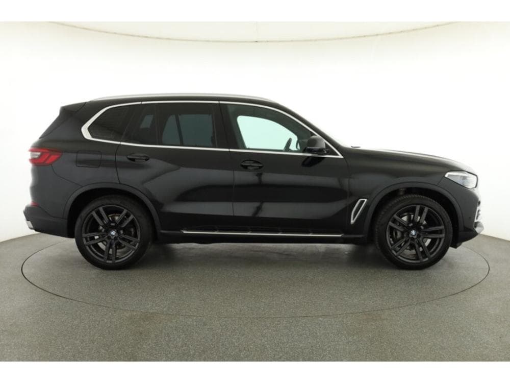 2021 BMW X5 - 11