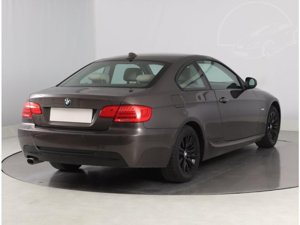 2010 BMW 3-SERIES - 5