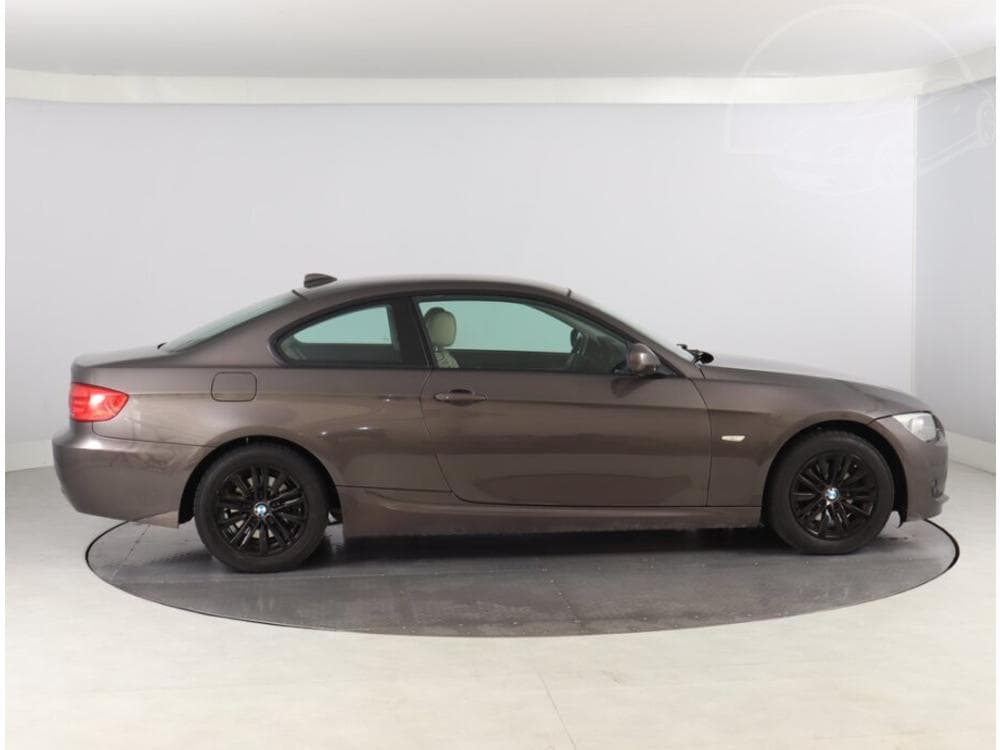 2010 BMW 3-SERIES - 6