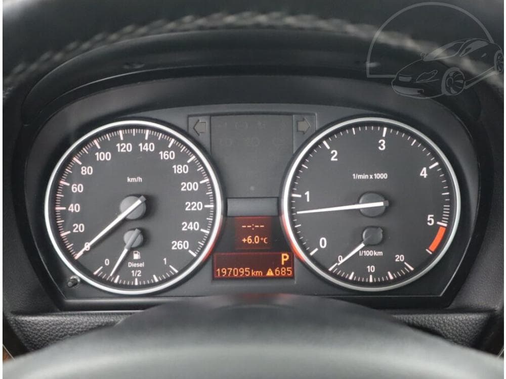 2010 BMW 3-SERIES - 10