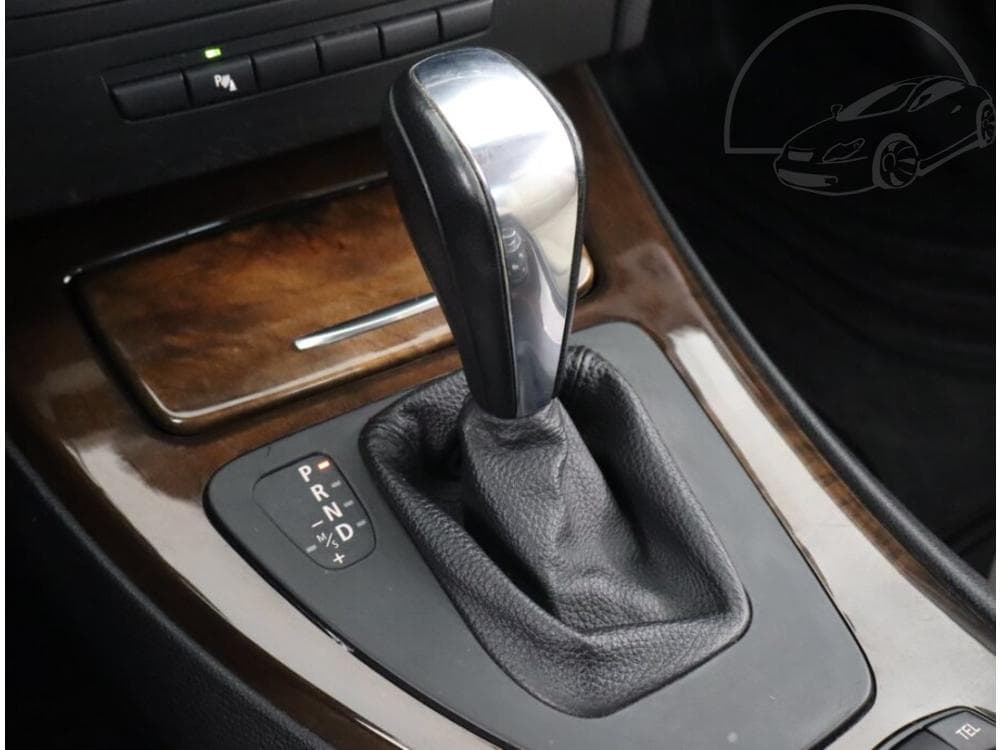 2010 BMW 3-SERIES - 12