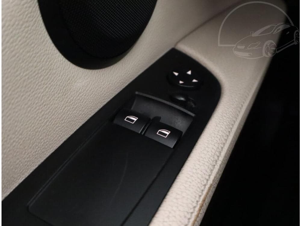 2010 BMW 3-SERIES - 14