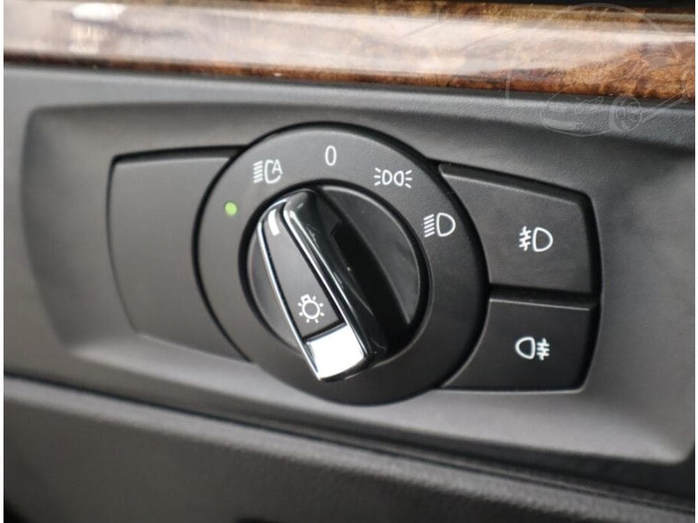 2010 BMW 3-SERIES - 15