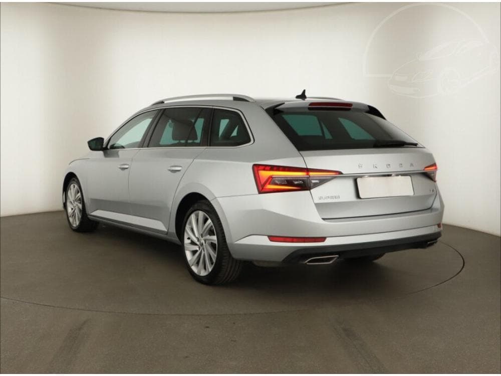 2022 Škoda SUPERB - 13
