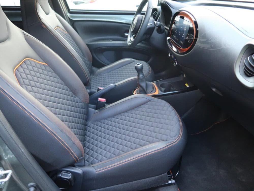 2023 Toyota AYGO - 33