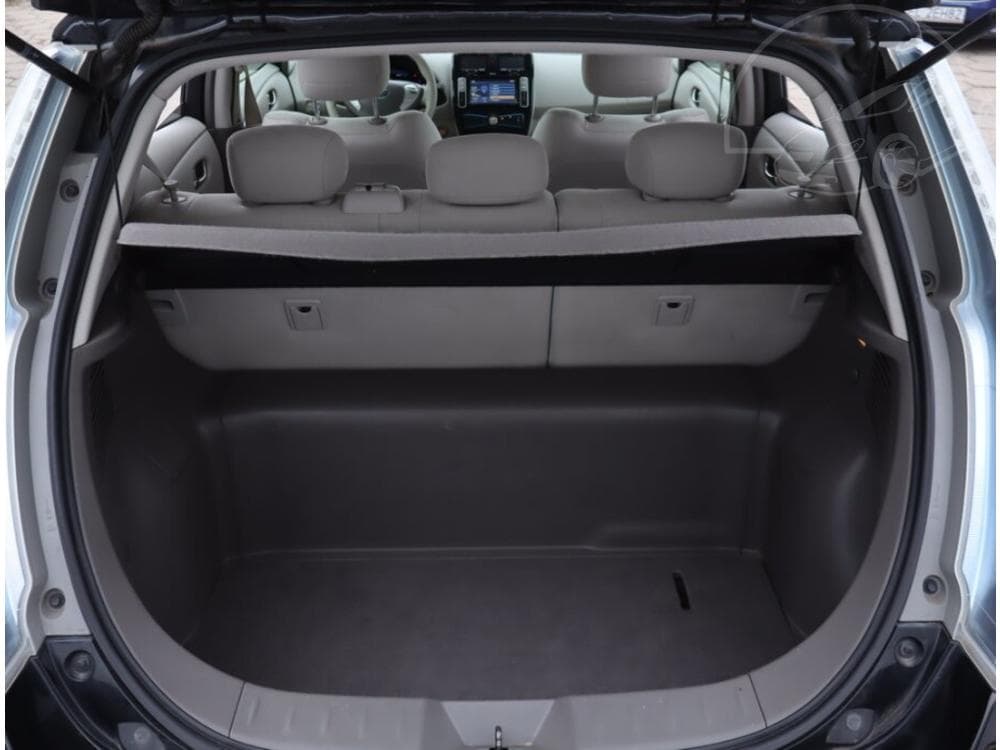 2012 Nissan LEAF - 13