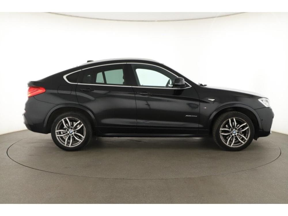 2017 BMW X4 - 11