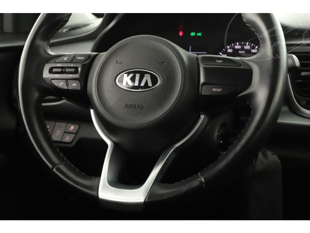 2020 Kia RIO - 23
