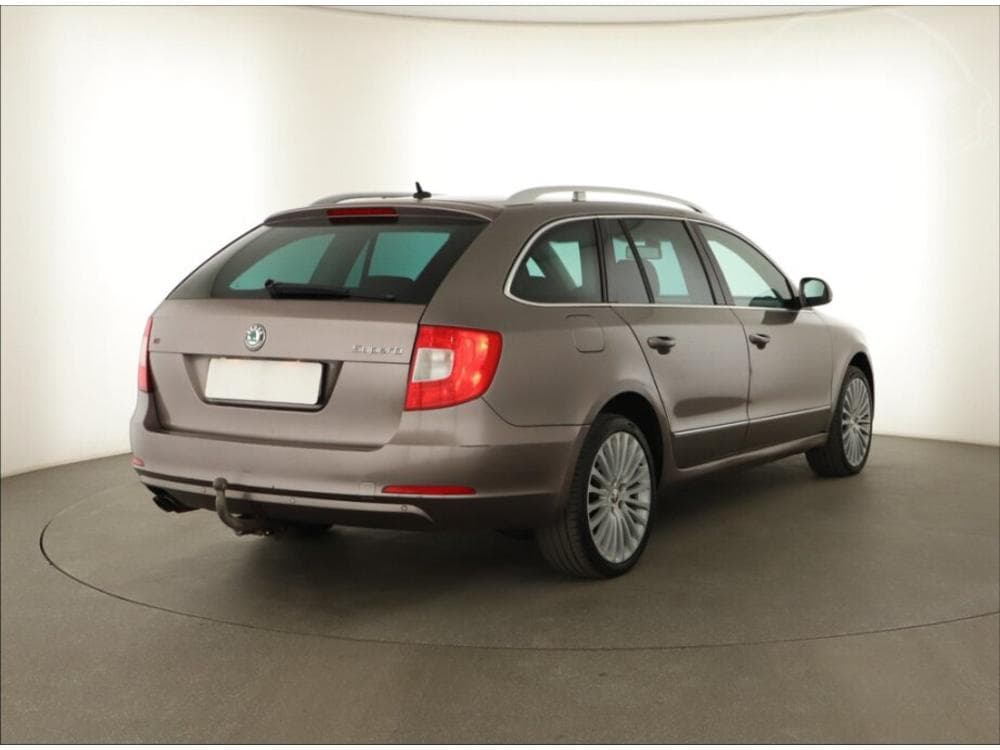 2010 Škoda SUPERB - 17