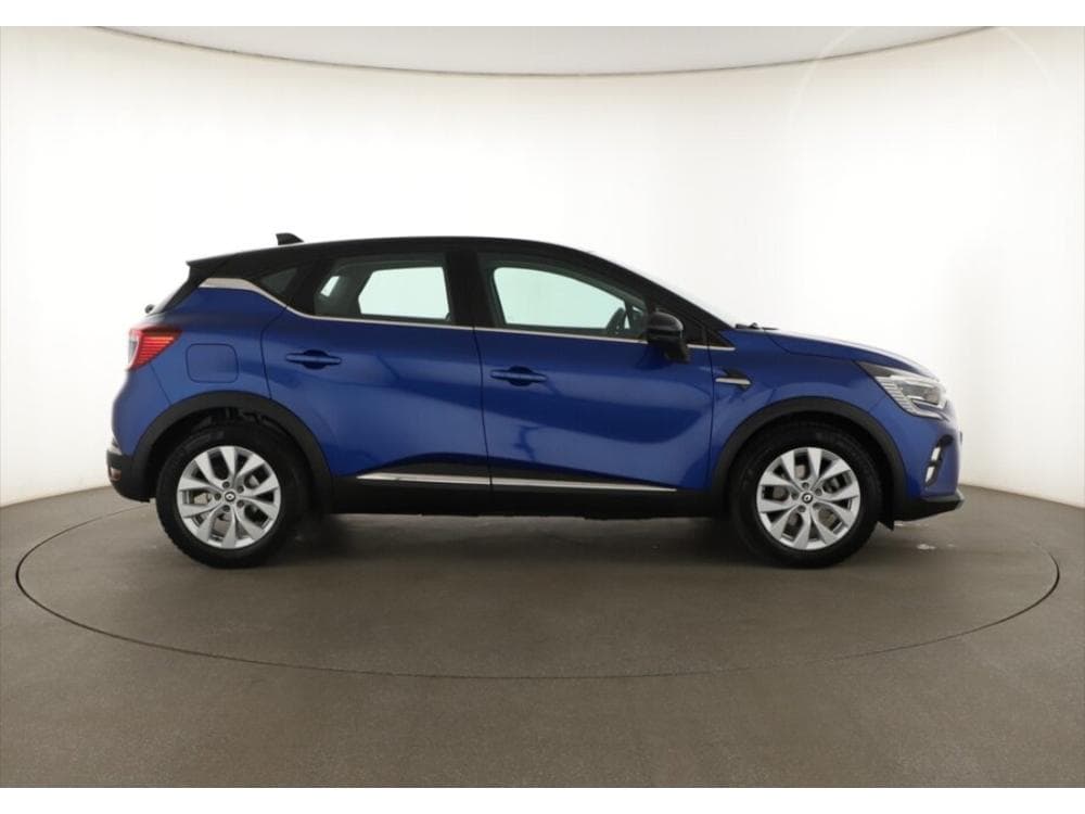 2022 Renault CAPTUR - 11