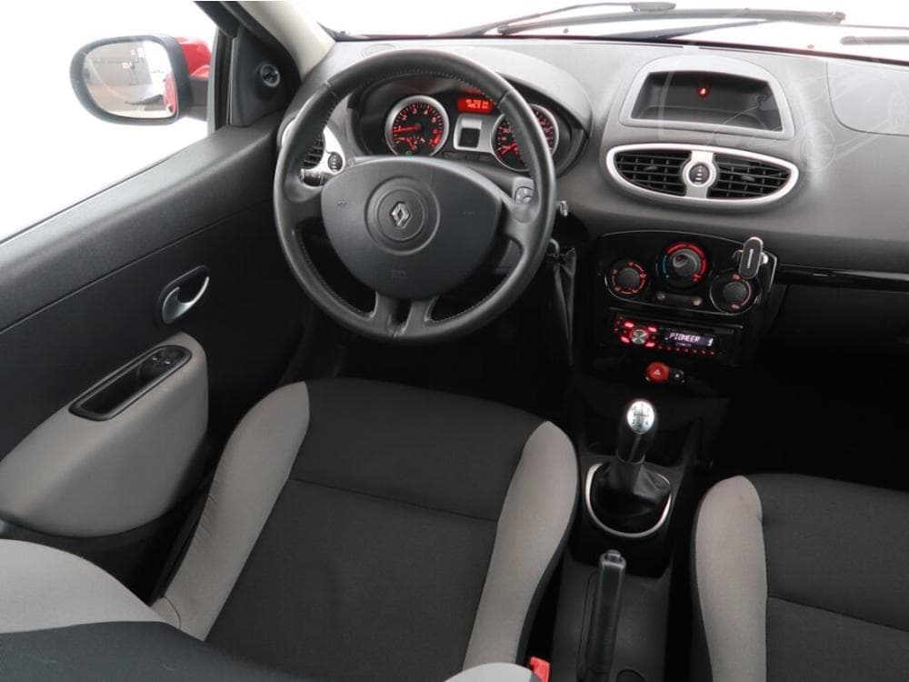 2011 Renault CLIO - 7