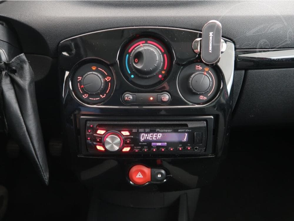 2011 Renault CLIO - 12