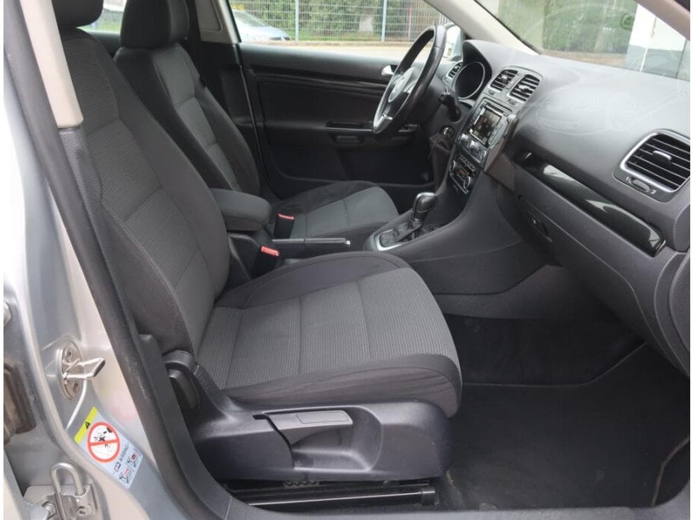2012 Volkswagen GOLF - 9