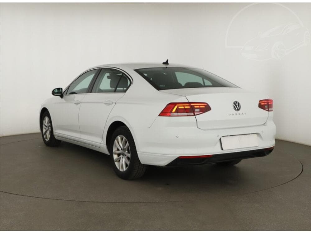 2021 Volkswagen PASSAT - 4