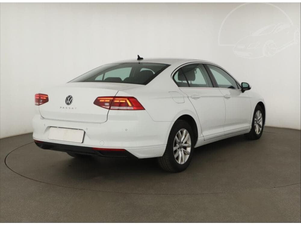 2021 Volkswagen PASSAT - 5