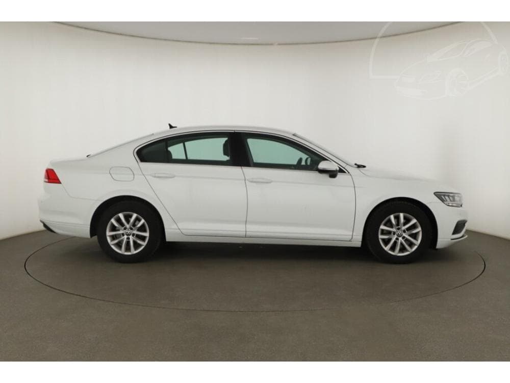 2021 Volkswagen PASSAT - 6