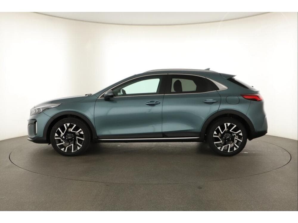 2025 Kia XCEED - 9