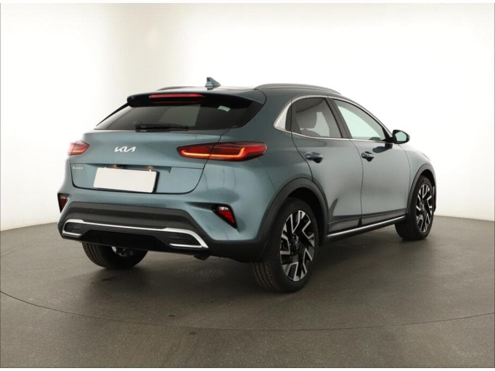 2025 Kia XCEED - 17