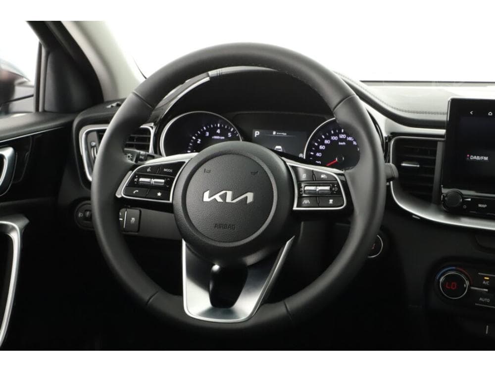 2025 Kia XCEED - 29