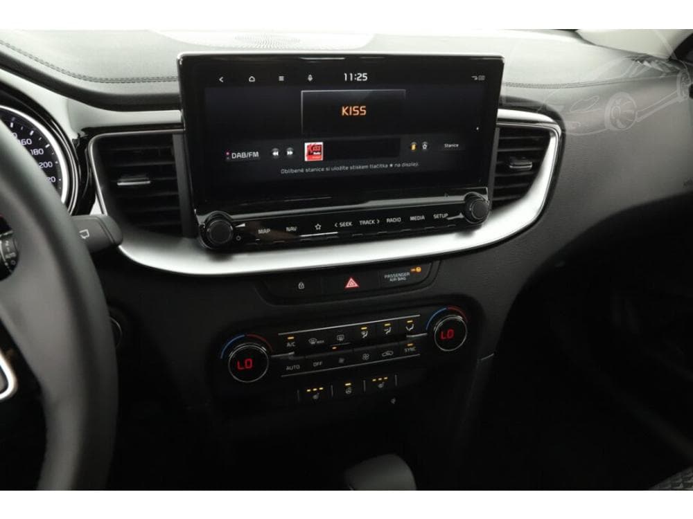 2025 Kia XCEED - 33