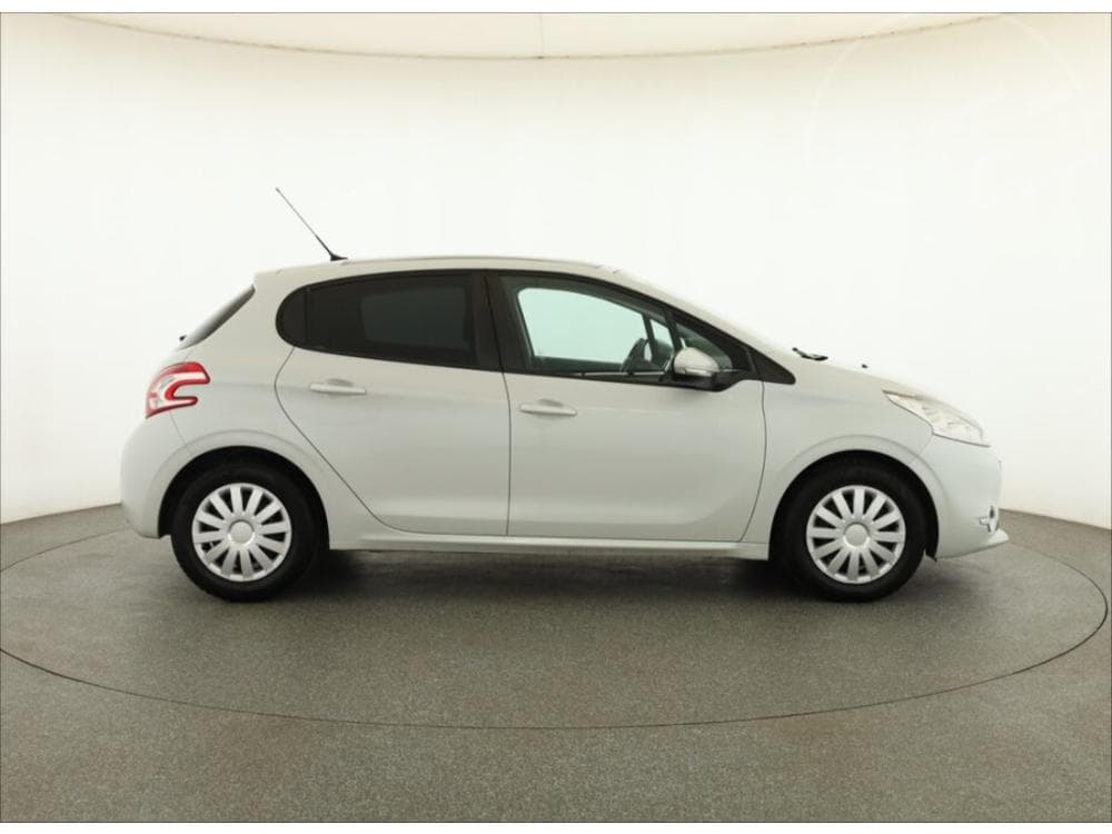 2014 Peugeot 208 - 6