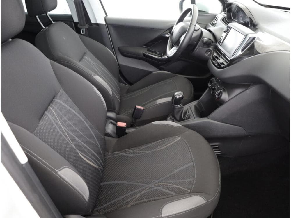 2014 Peugeot 208 - 7