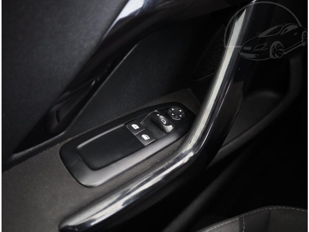 2014 Peugeot 208 - 12